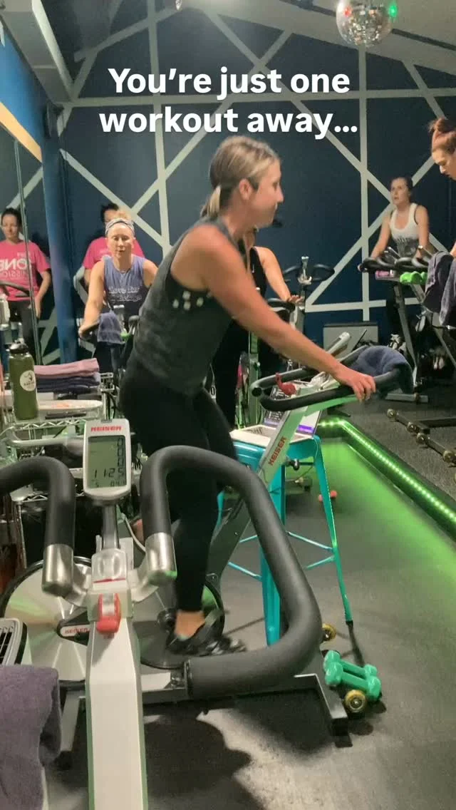 Better mood loading…🔋  We can’t wait to see you in class - save a spot through the link in bio now, leave feeling AWESOME!  #chfitness #castlehillfitness #atx #atxgym #atxfitness
