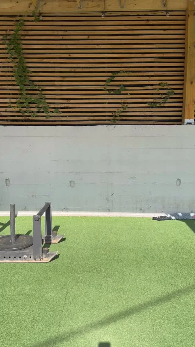 Get your fitness al fresco, and hit the yard to put a fresh spin on your training!  Join @taratrainsyou for 𝗧𝗵𝗲 𝗬𝗮𝗿𝗱: 𝗢𝘂𝘁𝗱𝗼𝗼𝗿 𝗦𝘁𝗿𝗲𝗻𝗴𝘁𝗵 𝗦𝗲𝗿𝗶𝗲𝘀 to build endurance, strength, and coordination. Each week, you’ll learn and refine skills using unique equipment—including Indian clubs, battle ropes, jump rope, and sled work—along with athletic drills and explosive movements, before putting it together in fast-paced, high-intensity circuits.  All levels welcome, modifications will be provided! Sign up through the link in bio, and step outside to unleash your power.  🗓 𝗦𝗮𝘁𝘂𝗿𝗱𝗮𝘆𝘀 𝗠𝗔𝗬 𝟮 - 𝗠𝗔𝗬 𝟮𝟯
⏱ 𝟭-𝟮𝗽𝗺 𝗶𝗻 𝘁𝗵𝗲 𝗢𝘂𝘁𝗱𝗼𝗼𝗿 𝗦𝘁𝘂𝗱𝗶𝗼  #chfitness #atxfitness #atxfit #atxfitnesscommunity #atxfitfam