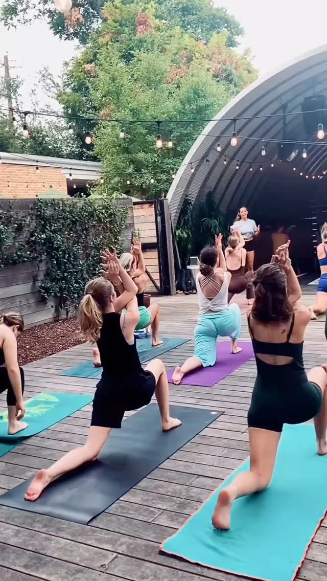 The temps are high and you may feel like you’re losing your cool! We invite you to relax with us for one final 𝑴𝒊𝒏𝒅𝒇𝒖𝒍 𝑴𝒐𝒗𝒆𝒎𝒆𝒏𝒕 class of the season at Carpenter Hotel.  Meet JennyO (@journeywomen) under the Q-Hut, and take a moment to ground yourself with gentle movement and a soothing sound bath designed to calm your nervous system. Stay after for a cool dip in the pool, and leave feeling revitalized and refreshed!  🗓️ 𝐌𝐨𝐧𝐝𝐚𝐲, 𝐉𝐮𝐥𝐲 𝟐𝟕 𝟔𝐏𝐌
Spots are limited - save yours through the link in bio!#